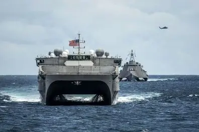 حضور گسترده ناوهای امریکایی در منطقه، برای محاصره دریایی ایران است؟