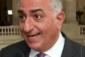 واکنش رضا پهلوی به کشته‌سازی‌های اغتشاشات: جنگ تلفات دارد!