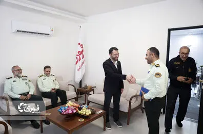 بازدید فرماندهان پلیس از گروه رسانه‌ای خبرهای فوری مهم به مناسبت روز خبرنگار؛ تأکید بر نقش رسانه در تقویت امنیت و اعتماد عمومی