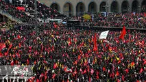 خبرنگار غربی: هیچ چیز مانع حضور میلیونی مردم ایران در وداع با رهبر شهید نشد