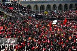 خبرنگار غربی: هیچ چیز مانع حضور میلیونی مردم ایران در وداع با رهبر شهید نشد