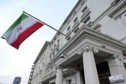 پرچم ایران در اروپا به حالت نیمه‌برافراشته درآمد