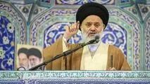 امام جمعه قم: انقلاب اسلامی به برکت اتصال به خدا ، پابرجا مانده است
