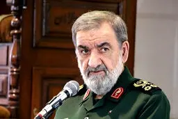 محسن رضایی: واشنگتن باید بین پذیرش شروط ایران و از دست دادن حیثیت یکی را انتخاب کند