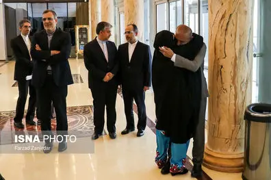 سفیر ایران: 20 ملوان ایرانی ساعتی پیش به میهن بازگشتند