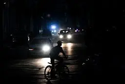 اختلال گسترده در شبکه برق کیش؛ بازگشت پایداری پس از حادثه بامدادی