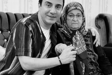 داریوش فرضیایی به سوگ مادر نشست