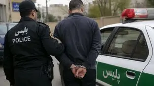 پزشک قلابی با ویتامین‌تراپی وارد خانه‌ها می‌شد و دلار و طلا سرقت می‌کرد+ ویدیو