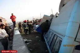 واژگونی مینی‌بوس حامل کارگران ساوه/ مصدومیت ۱۰ کارگر