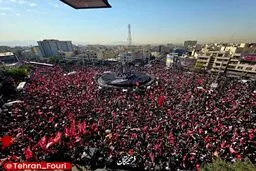 گزارش الجزیره از مراسم تشییع در تهران؛ تجدید بیعت با رهبر شهید و تداوم ساختار سیاسی+ویدیو