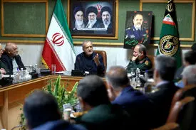 پزشکیان: دشمن از توان آفندی نیروهای مسلح ایران غافلگیر شد/ حرکت صنعت دفاعی به سمت فناوری‌های نوین باید شتاب بیشتری بگیرد دولت نشان داده رویکرد جناحی ندارد/ اگر انسجام داخلی حفظ شود، در نبرد نیز دست برتر را خواهیم داشت