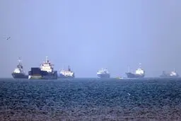 عبور از تنگه هرمز ۱۰ تا ۱۴ میلیون دلار هزینه بیمه دارد