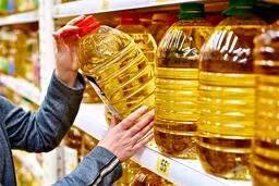 روغن‌خانوار، برنج، گوشت مرغ و تخم‌مرغ به‌وفور در حال عرضه به بازار است | قیمت کالاهای اساسی در بازار کاهشی است