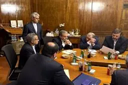 حمله کیهان به تیم مذاکره: دشمن در عرصه دیپلماتیک از ما قوی‌تر عمل کرده است