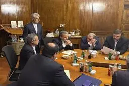 حمله کیهان به تیم مذاکره: دشمن در عرصه دیپلماتیک از ما قوی‌تر عمل کرده است