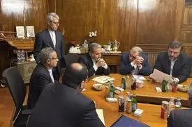 حمله کیهان به تیم مذاکره: دشمن در عرصه دیپلماتیک از ما قوی‌تر عمل کرده است