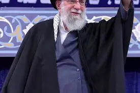 لحظه ورود رهبر انقلاب به حسینیه امام خمینی در دیدار مردم آذربایجان شرقی + ویدیو