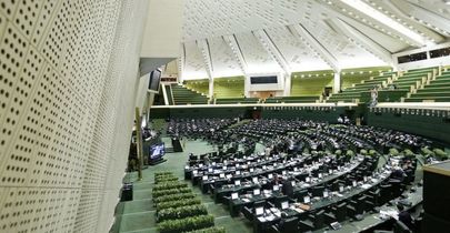 درگیری لفظی دو نماینده اصولگرا و اصلاح طلب مجلس
