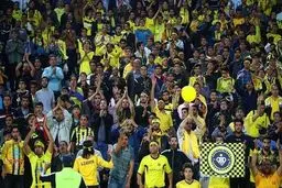 هواداران تیم سپاهان مانع حرکت اتوبوس این تیم به سمت ورزشگاه برای دیدار با پرسپولیس شده اند؛ تاخیر یا لغو بازی؟