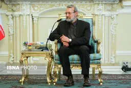 لاریجانی: ایران در بازسازی‌ها کنار سوریه ایستاده است