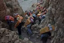 زنگ کولبری بعد از تعطیلی مدرسه
