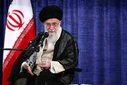 رهبر انقلاب: هدف دشمن جدا کردن جوان ایرانی از نظام است