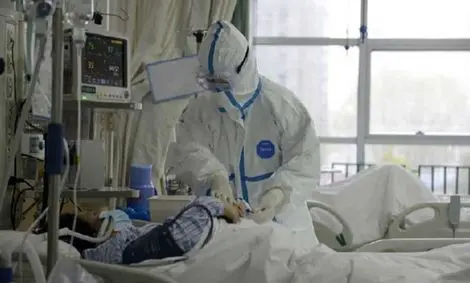 گفت‌وگو با دو بیمار کرونایی در شهر قم که بهبود یافته اند روحیه خود را نبازید، کرونا درمان می شود