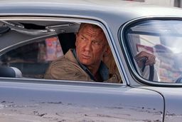 جیمز باند از ترس کرونا دیرتر می‌آید