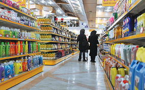 قائم مقام وزیر صنعت، معدن و تجارت: نگران نباشید؛ چند برابر نیاز کشور کالا دپو کردیم