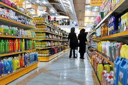 قائم مقام وزیر صنعت، معدن و تجارت: نگران نباشید؛ چند برابر نیاز کشور کالا دپو کردیم
