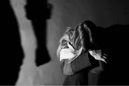 ناگفته های تلخ دختر آرایشگر از تجاوز ۲ جوان در داخل پژو ۴۰۵