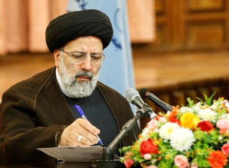 خطاب به دادستان‌های کل کشور رییسی: به احتکار کنندگان اقلام بهداشتی و دارویی رحم نکنید