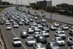 ترافیک در مسیرهای خروجی پایتخت نیمه سنگین است