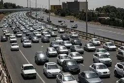 ترافیک در مسیرهای خروجی پایتخت نیمه سنگین است