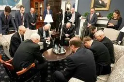 دعای دفع بلای کرونا در کاخ سفید