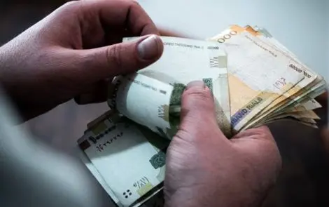 عیدی کارگران و کارمندان، هر سال ضعیف‌تر از پارسال