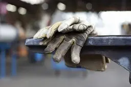 ساعت‌های طولانی کار زیر تیغ کرونا