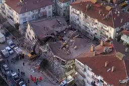 زمین لرزه ۵ ریشتری استان الازیغ ترکیه را لرزاند