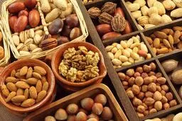 نگاه نگران آجیل به جولان کرونا