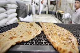 دل‌تنگیم حتی برای خوردن نان داغ در پیاده رو