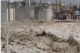 برآورد اولیه خسارت ۵۰۰ میلیارد تومانی سیل به جاده‌ها / ۹۰۰۰ هزار کیلومتر جاده و ۵۶۰ ابنیه آسیب دید