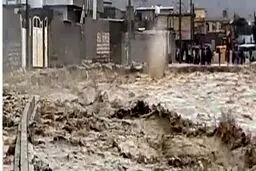 برآورد اولیه خسارت ۵۰۰ میلیارد تومانی سیل به جاده‌ها / ۹۰۰۰ هزار کیلومتر جاده و ۵۶۰ ابنیه آسیب دید