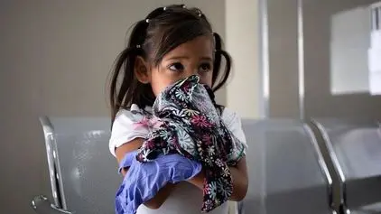 چگونه با کودکانمان دربارۀ کرونا و خطرات آن صحبت کنیم؟