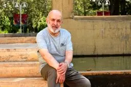 یک هنرمند نقاش بر اثر کرونا درگذشت