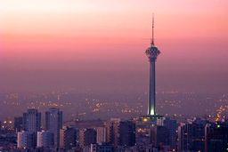 چراغ‌های برج‌ میلاد به پاس قدردانی از تیم‌های درمانی کشور سبز می‌شود