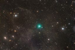 یک دنباله‌دار ۵ برابر سیاره مشتری اردیبهشت در کنار زمین