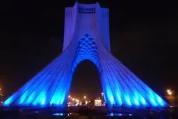 برج آزادی به مناسبت روز جهانی اتیسم آبی شد