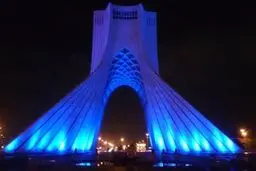 برج آزادی به مناسبت روز جهانی اتیسم آبی شد