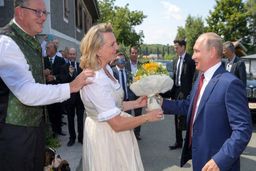 خانم وزیر هم گرفتار خشونت خانگی قرنطینه شد