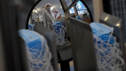 جنگ ماسک‌ها در اروپا؛ ضبط میلیون‌ها ماسک در فرانسه، سوئد را به خشم آورد